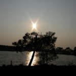 fond ecran 090429 coucher soleil lac hostens